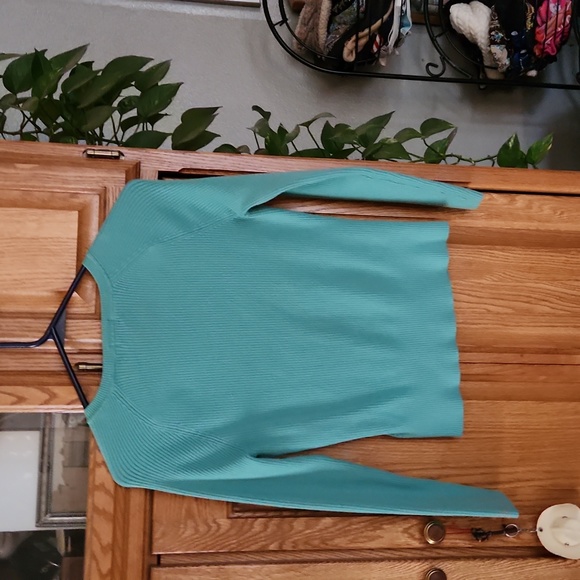 Sweater - Picture 3 of 4